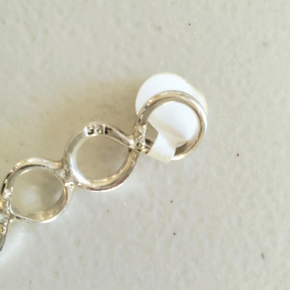 Beautiful sterling silverInfinity bangle necklace - Picture 3 of 4